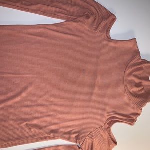 Turtle neck long sleeve